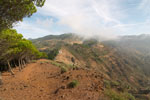 Over de graat terug naar Cruz de Tejeda - Wandelen vanuit Cruz de Tejeda door Barranco de Mina - Gran Canaria - Canarische Eilanden - Spanje