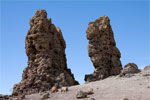 Twee van de roques van Roque de Los Muchachos boven de Caldera de Taburiente
