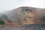 De krater van Volcán Deseada gezien vanaf het wandelpad van de Ruta de los Volcanes