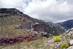 De ruines van de windmolens bij de ingang naar het Lassithi plateau op Kreta