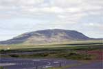 Uitzicht op Búrfell vanaf de krater Kerið op IJsland
