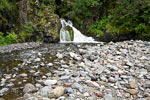 In een klein dalletje vlak bij de camping een leuke kleine waterval in Skaftafell NP
