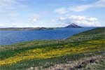 Wandelen met een prachtig uitzicht over Skútustaðir bij Mývatn in IJsland