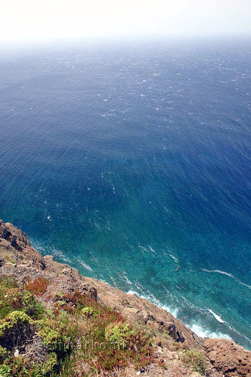 Vanaf de zuidkust uitzicht op de Atlantische oceaan bij Madeira