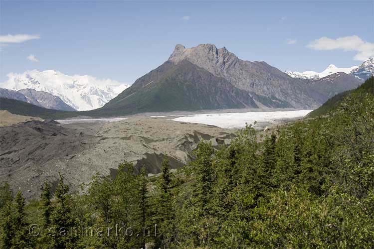 Donoho Peak boven de Root Glacier