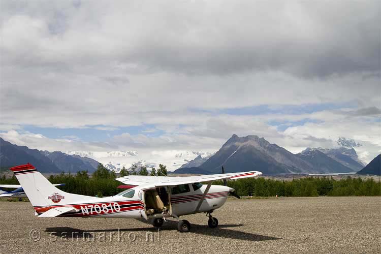 Ons vliegtuig van McCarthy naar Chitina in Alaska