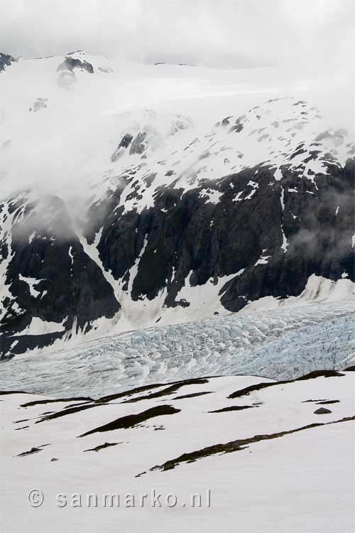 De Exit Glacier in Alaska bijna bovenaan het wandelpad