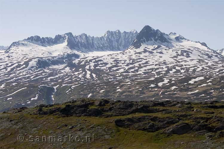 We hebben geluk, heldere lucht zodat we de bergen kunnen zien