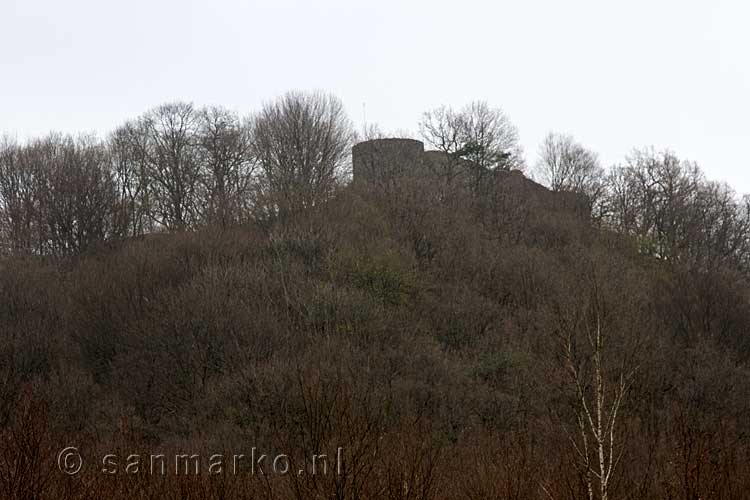 Het kasteel gezien vanaf Le Tombeau du Chevalier tijdens onze wandeling bij Herbeumont