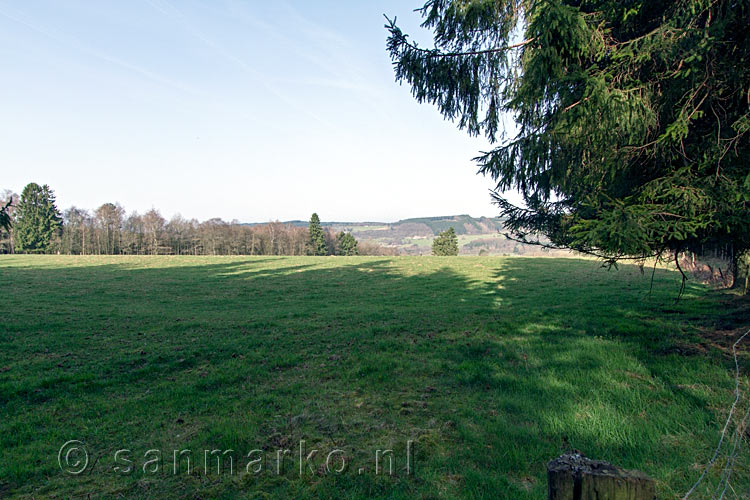 Vanaf het wandelpad het uitzicht over de Ardennen bij Odeigne