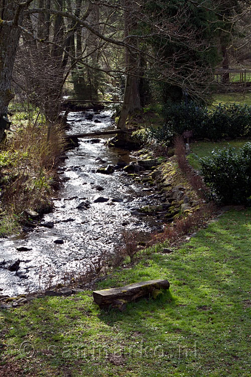 Een leuk stroompje langs de weg tussen Oster en Freyneux in de Ardennen