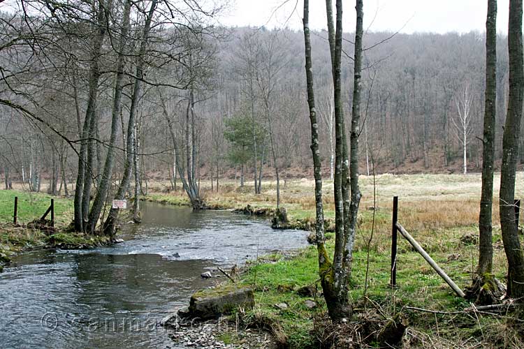 Het uitzicht tijdens de wandeling bij Vencimont over La Houille in België