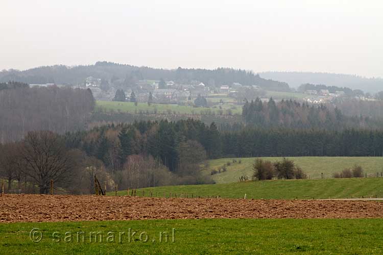 Het uitzicht over de Ardennen bij Sart-Custinne in België