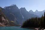 De bergen rondom Moraine Lake in Banff National Park