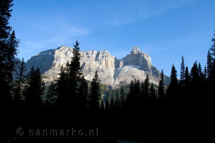 Cathedral Crags in Yoho National Park vlakbij Banff