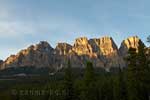 Castle Mountain in het avondlicht bij Banff in Canada