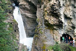 Op de terugweg nog een laatste blik op de waterval in Johnston Canyon