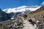 In de drukte wandelen we naar the Plain of the Six Glaciers in Banff NP