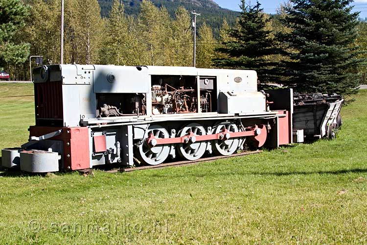 Een oude mijntrein bij het bezoekerscentrum van Mount Fernie Provincial Park