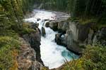 De Sunwapta Falls langs de Icefields Parkway in Alberta in Canada