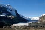 Aan de andere kant van de weg wordt het uitzicht op de Athabasca Glacier beter