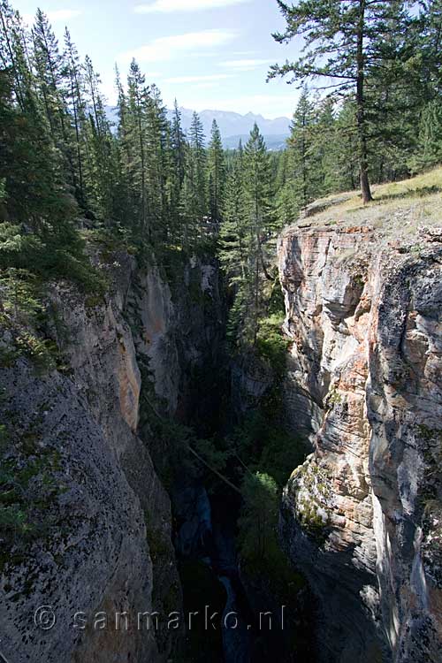 Een van de eerste mooie uitzichten tijdens onze wandeling door Maligne Canyon