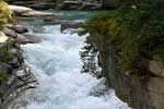 Het overtollige water van Maligne Lake stroomt door Maligne Canyon