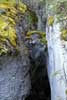 De Hartvormige steen is blijven hangen tussen de wanden in Maligne Canyon
