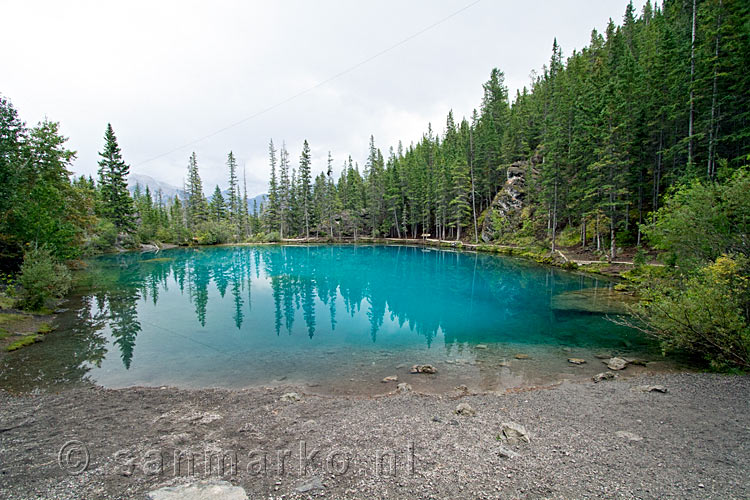 Vanaf het verste punt in de wandeling het uitzicht op Grassi Lakes bij Canmore