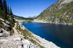 We wandelen over de bergwand bij Kokanee Lake verder naar Kalso Lake