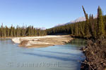 Vanaf de hangbrug het uitzicht over de Kootenay River in Canada