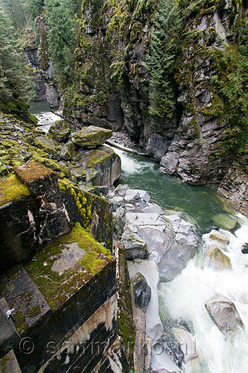 De diepe kloof bij de Othello Tunnels bij Hope in Canada