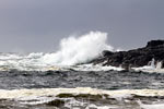 De storm zorgt voor schitterende golven in Pacific Rim National Park in Canada
