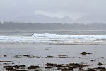 De storm zorgt voor hoge golven bij Schooner Cove in Pacific Rim NP op Vancouver Island