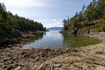 De baai van Francis Point Provincial Park aan de Sunshine Coast