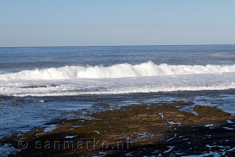 Uitzicht op zee vanaf het wandelpad bij de Botanical Beach bij Sooke