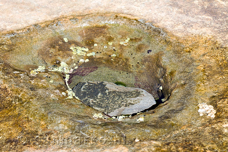 Zo ontstaan de potholes op Botanical Beach in Canada