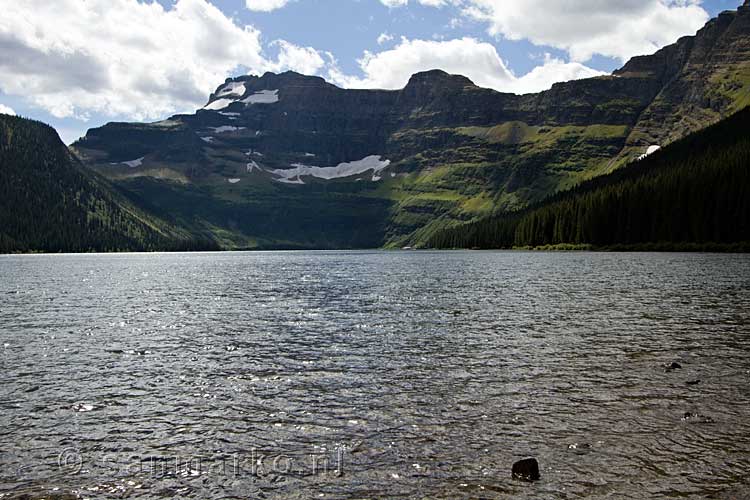 Ons uitzicht tijdens de lunch bij Cameron Lake in Waterton Lakes NP