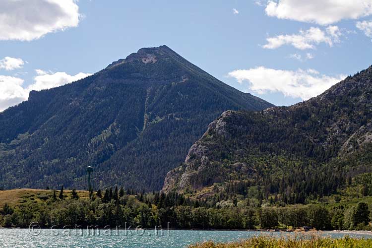 Bertha Peak en de Bear's Hump in Waterton Lakes National Park in Alberta in Canada