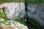 Vanaf het uitzichtpunt een mooi uitzicht over de Spahats Falls in Canada