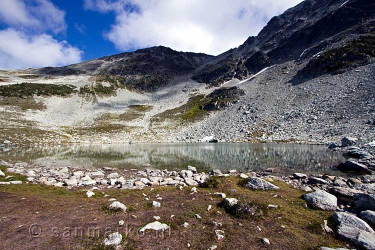 Een leuk meertje bij de Blackcomb Peak tijdens de wandeling bij Whistler