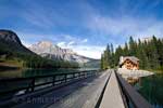 De brug bij Emerald Lake in Yoho National Park bij Field