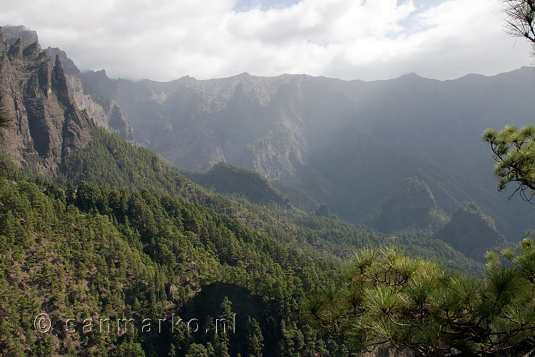 De Caldera de Taburiente vanaf Los Brecitos op La Palma