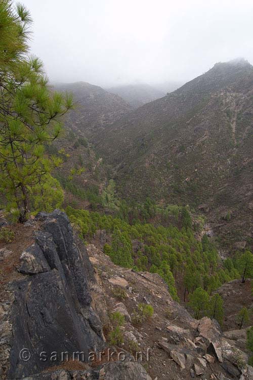 Uitzicht vanaf een mirador op Gran Canaria vlak bij Mogán 