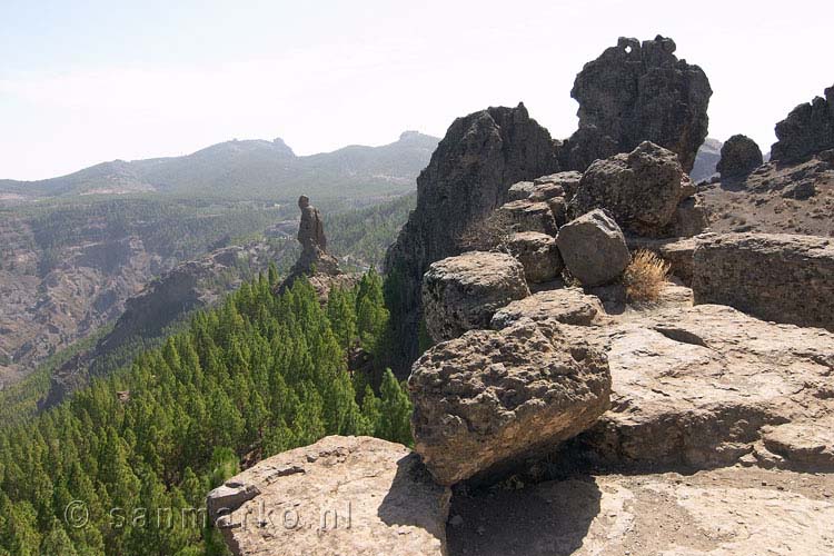 Bijzondere rotsformaties gezien tijdens de wandeling bij Roque Nublo op Gran Canaria