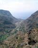 Vanaf een uitzichtpunt het uitzicht op Valle Gran Rey op La Gomera