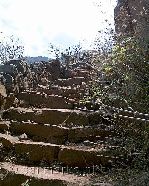 De wandeling naar La Palmita op La Gomera met veel trappen
