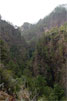 Het uitzicht het wandelpad langs het kanaal over Los Tilos op La Palma