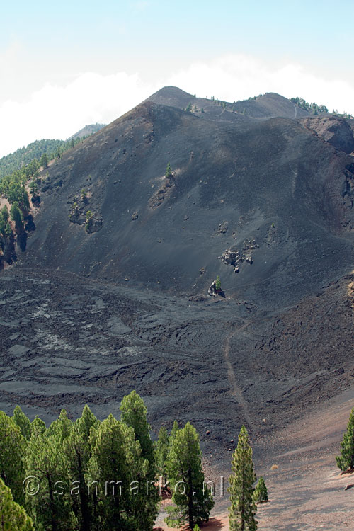 Uitzicht op Montaña del Fraile tijdens de Ruta de los Volcanes op la Palma