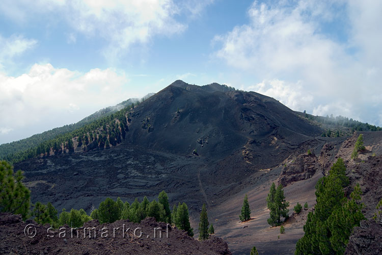 De vulkaan Montaña del Fraile (uitbarsting 1949) langs de Ruta de los Volcanes op La Palma